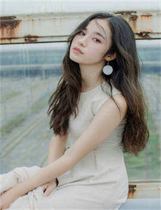 《波多野吉衣 美乳人妻》