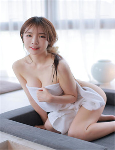 《黑巨茎大战美女在线播放》